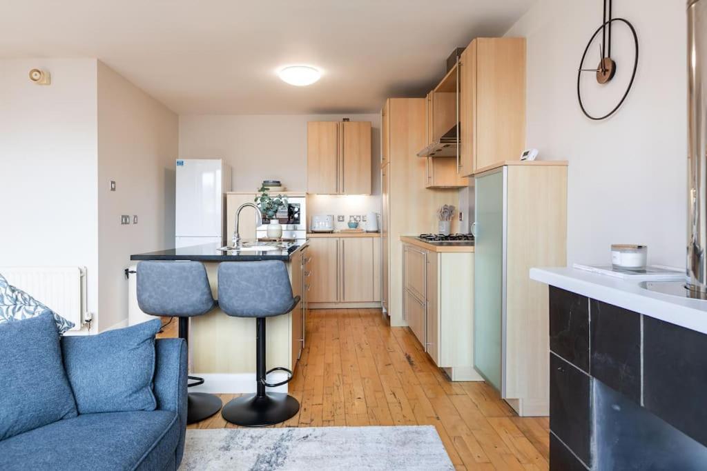 Modern Penthouse Apartment 2 Bed, 2 Bath Sleeps 6 City Centre Белфаст Екстер'єр фото
