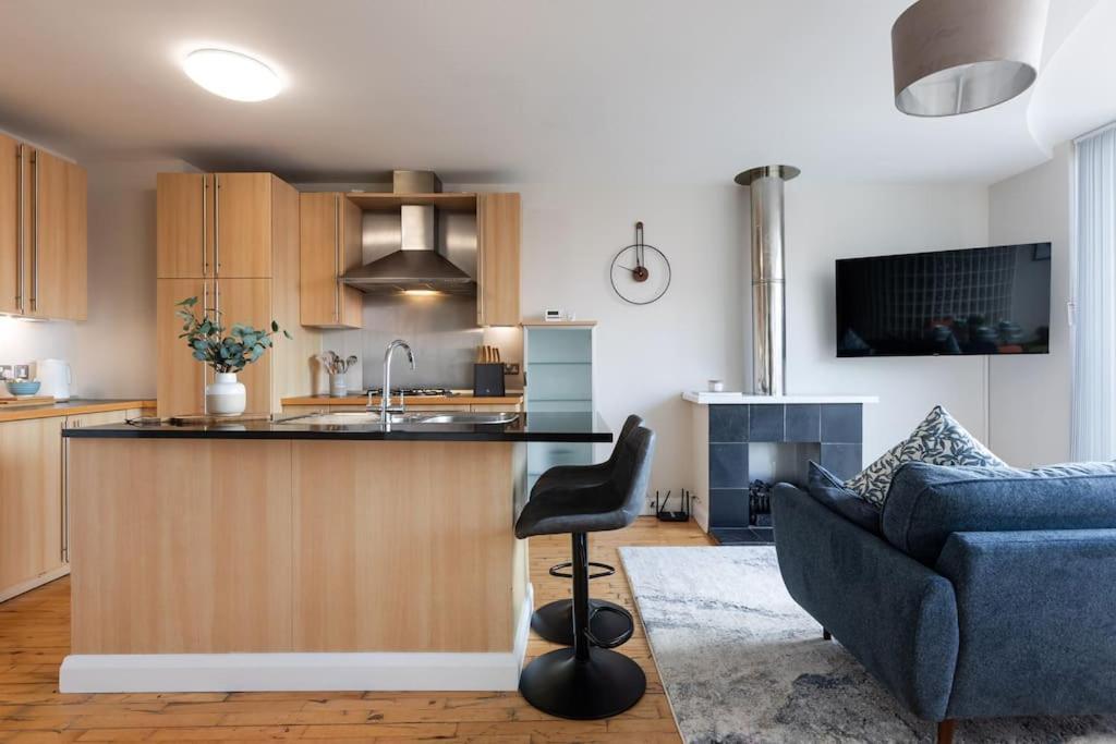 Modern Penthouse Apartment 2 Bed, 2 Bath Sleeps 6 City Centre Белфаст Екстер'єр фото